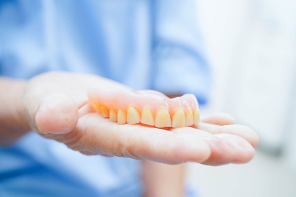 Dentures    : What You Can Eat With Dentures